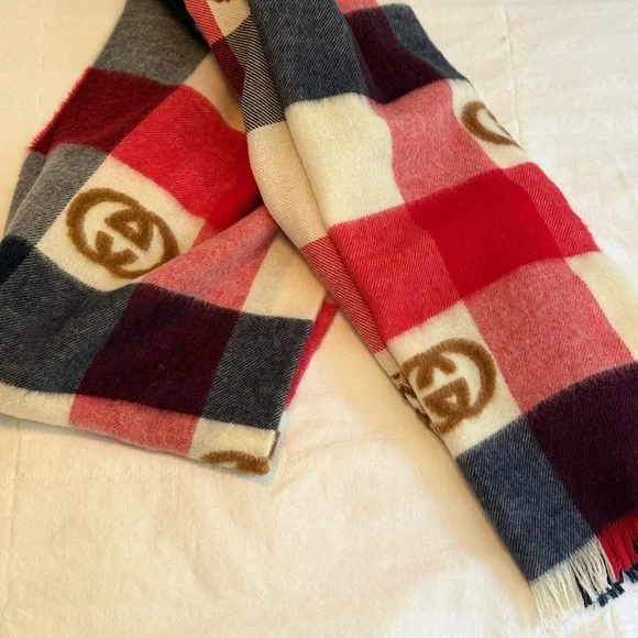 Gucci Red and Cream Checkered Scarf - Picture 3 of 4